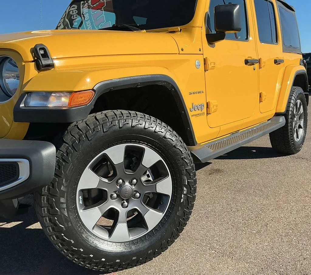 Used 2018 Yellow Jeep Unlimited Sahara image 9