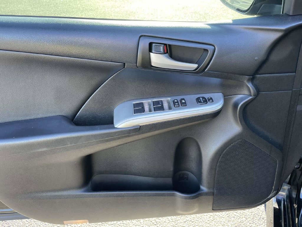 Used 2014 Black Toyota SE image 18