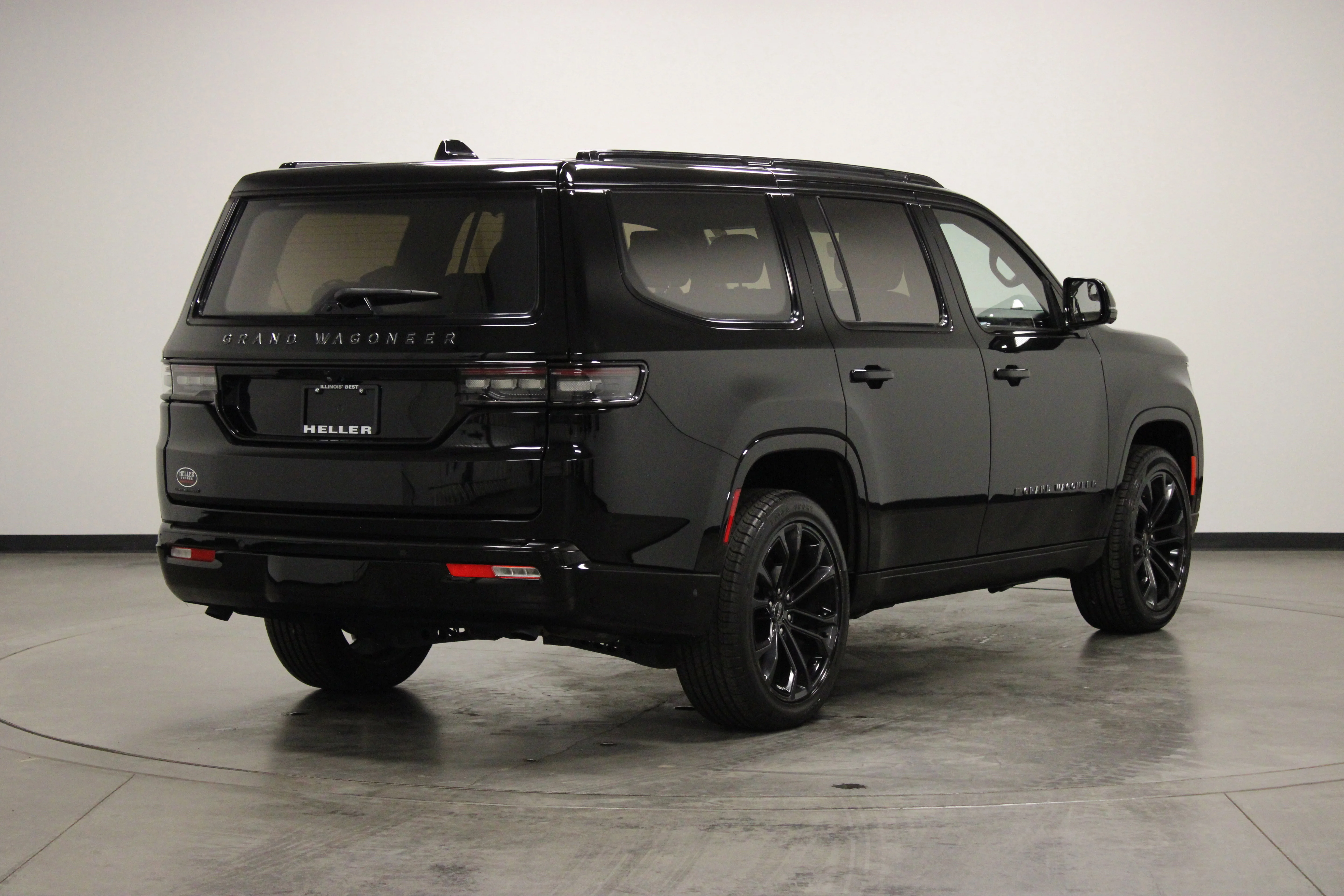 Used 2023 Diamond Black Crystal Pearlcoat Jeep Series II image 8