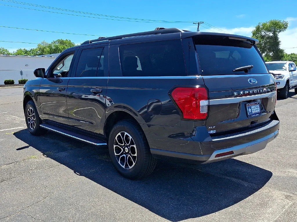 Used 2022 Gray Ford XLT MAX image 8