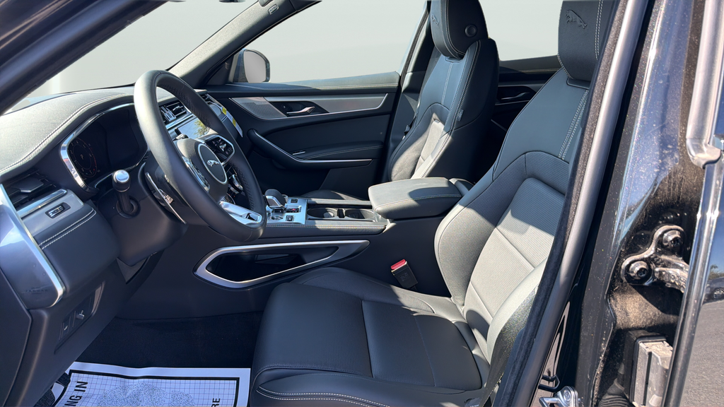 New 2026 Santorini Black Jaguar P250 R-Dynamic S image 17
