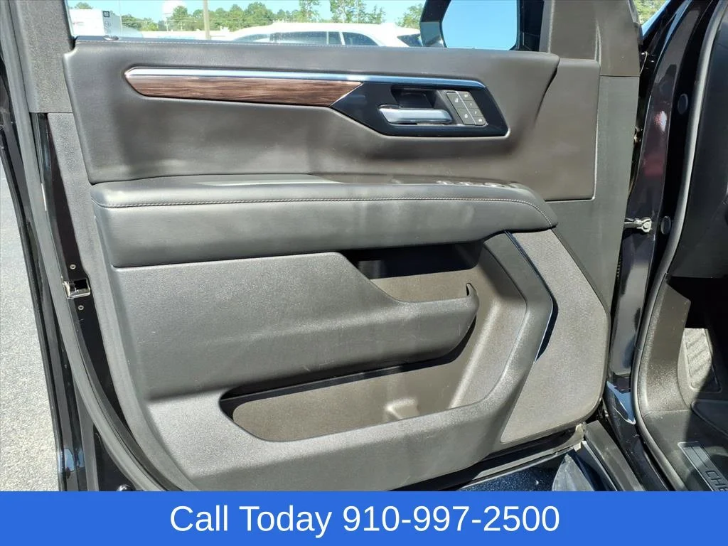 Used 2025 Black Chevrolet LT image 18