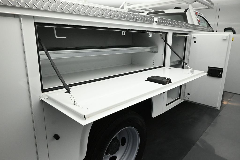 New 2025 Oxford White Ford XL image 26