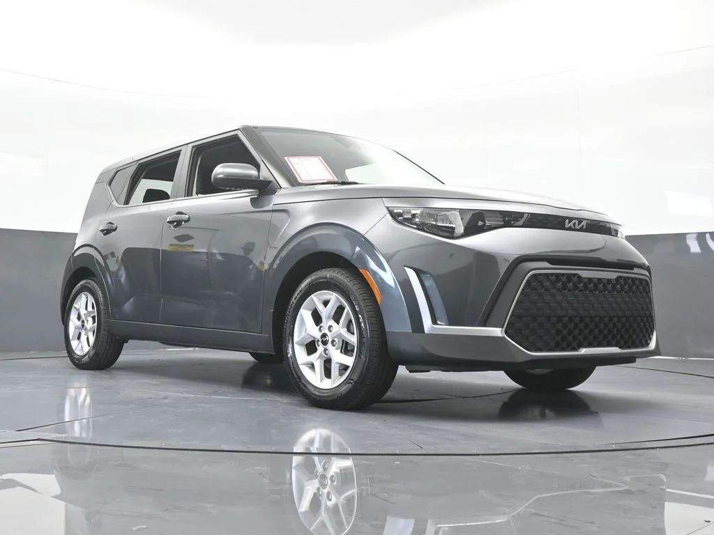 Used 2024 Gravity Gray Kia S image 59