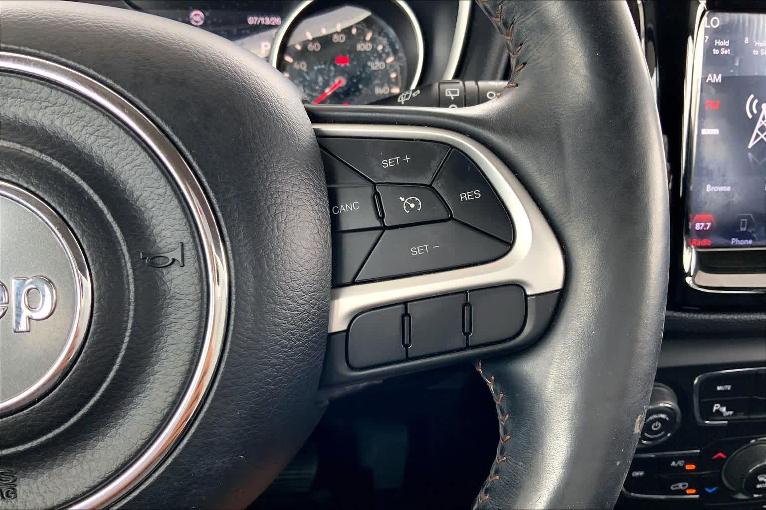 Used 2018 Diamond Black Crystal Pearlcoat Jeep Limited image 24