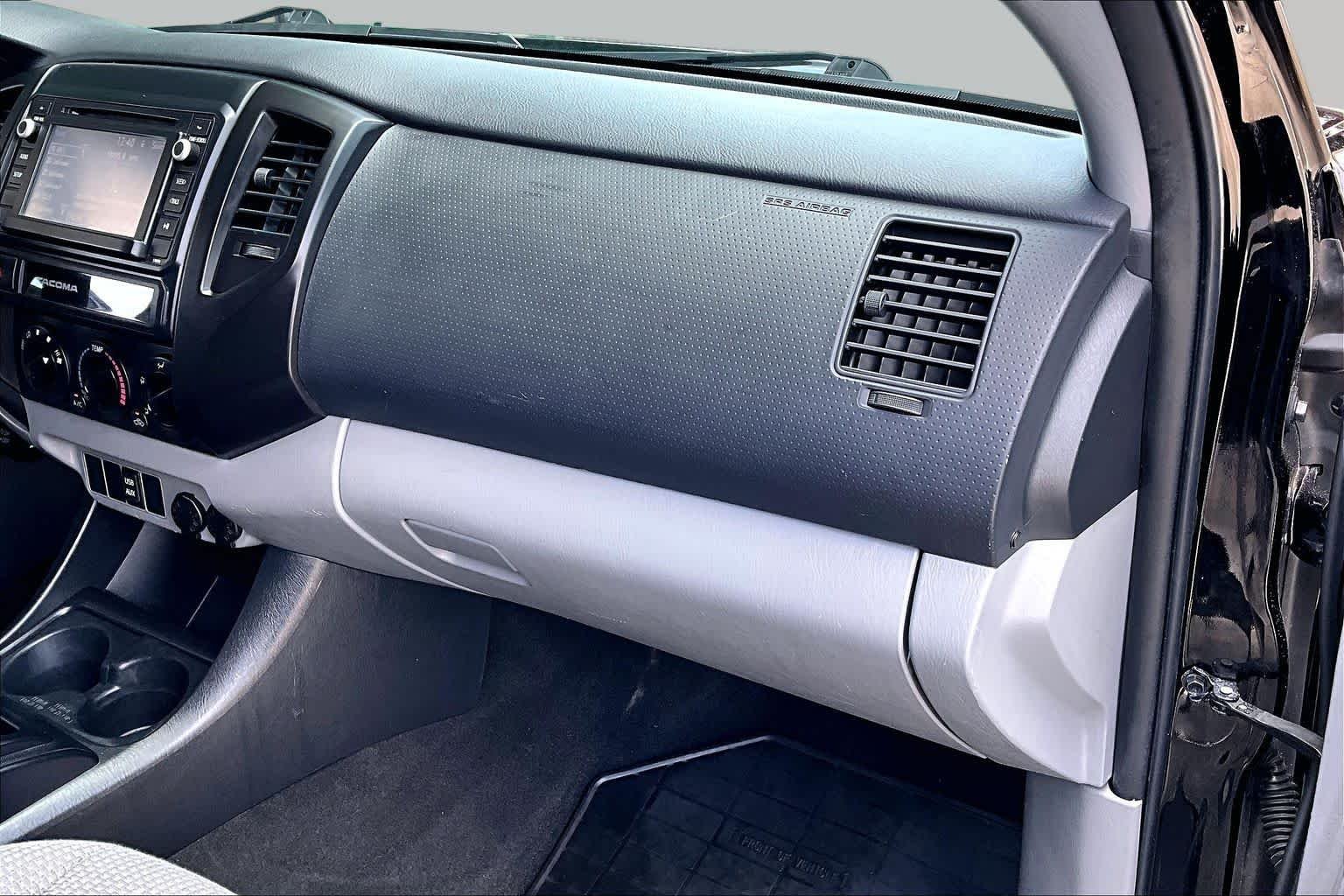 Used 2015 Black Toyota  image 18