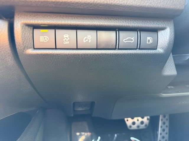 Used 2025 Ice Toyota SE image 29