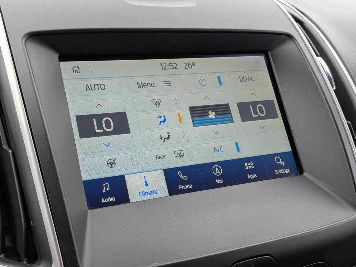 Used 2019 White Ford Sel Awd image 23