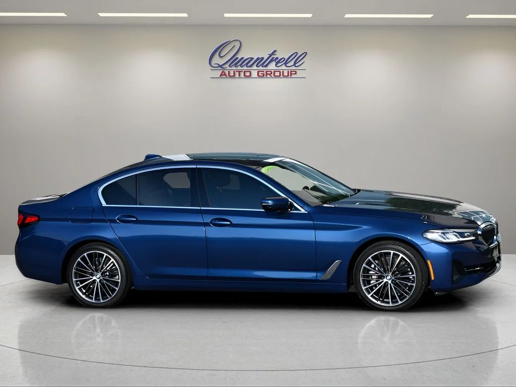 Used 2022 Blue BMW 540i xDrive image 3