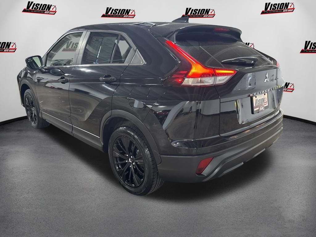 Used 2022 Black Mitsubishi LE image 7