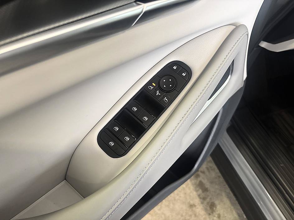 New 2027 HARBOR GRAY INFINITI LUXE image 13