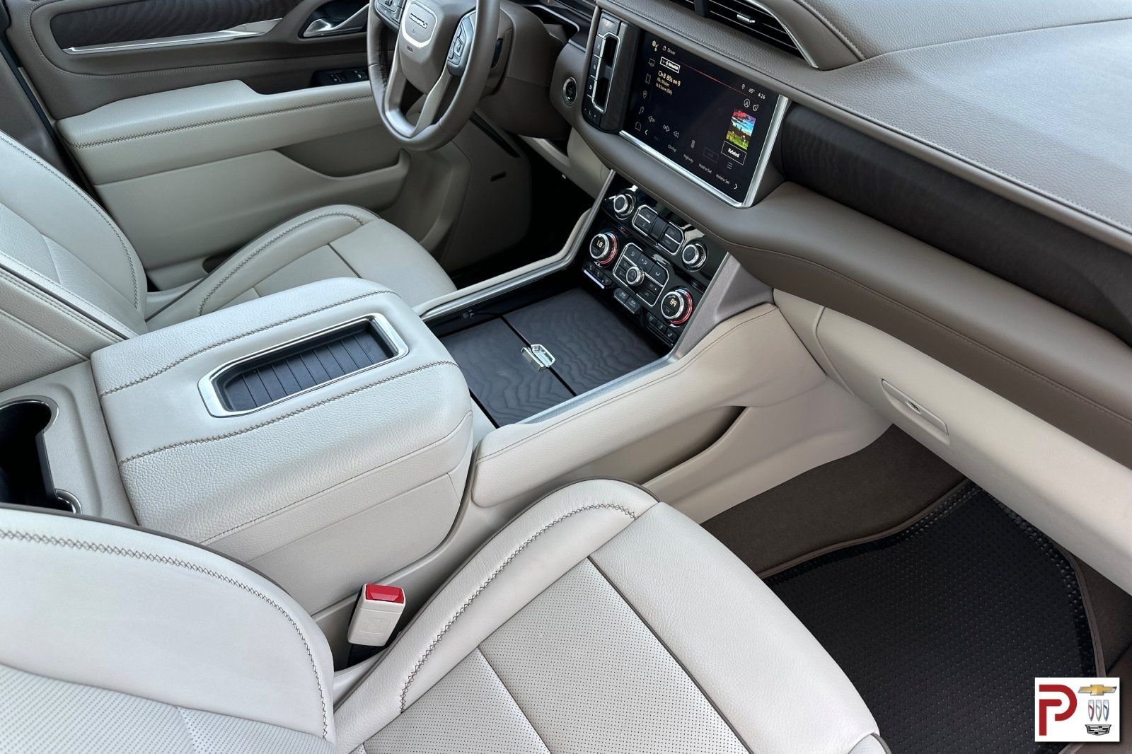 Used 2024 White GMC Denali image 19
