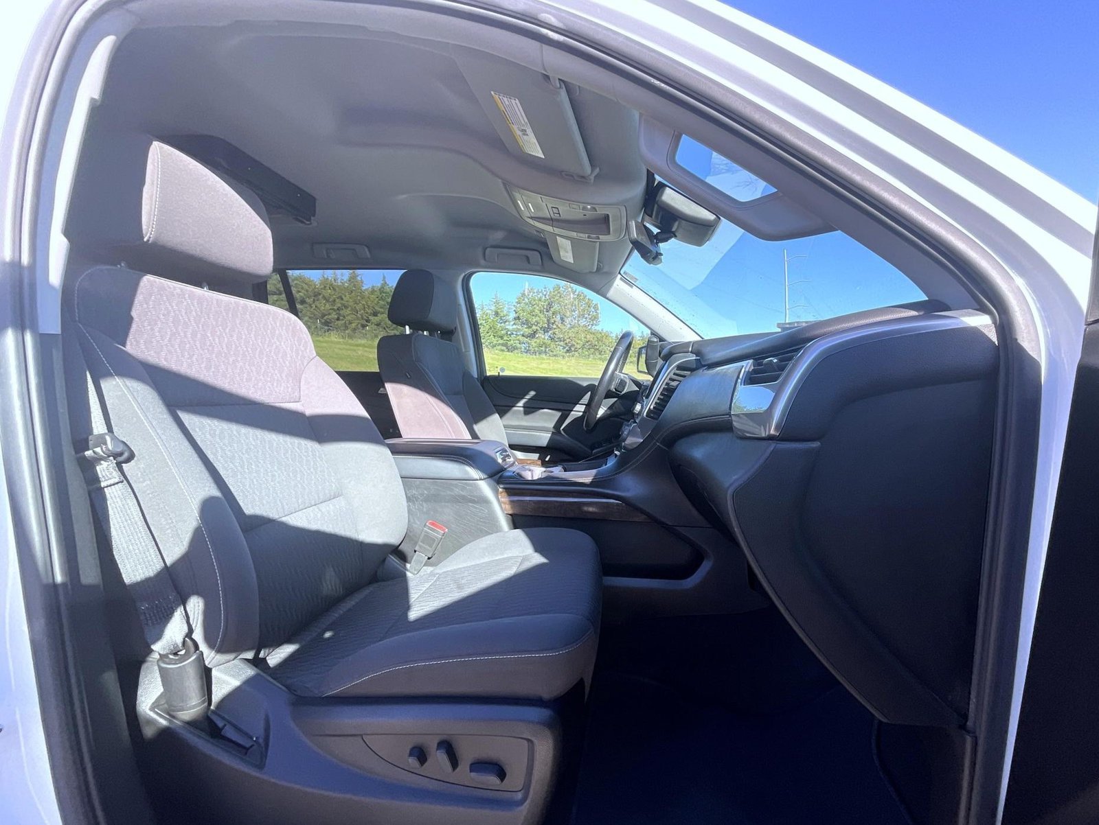 Used 2020 White Chevrolet LS image 16