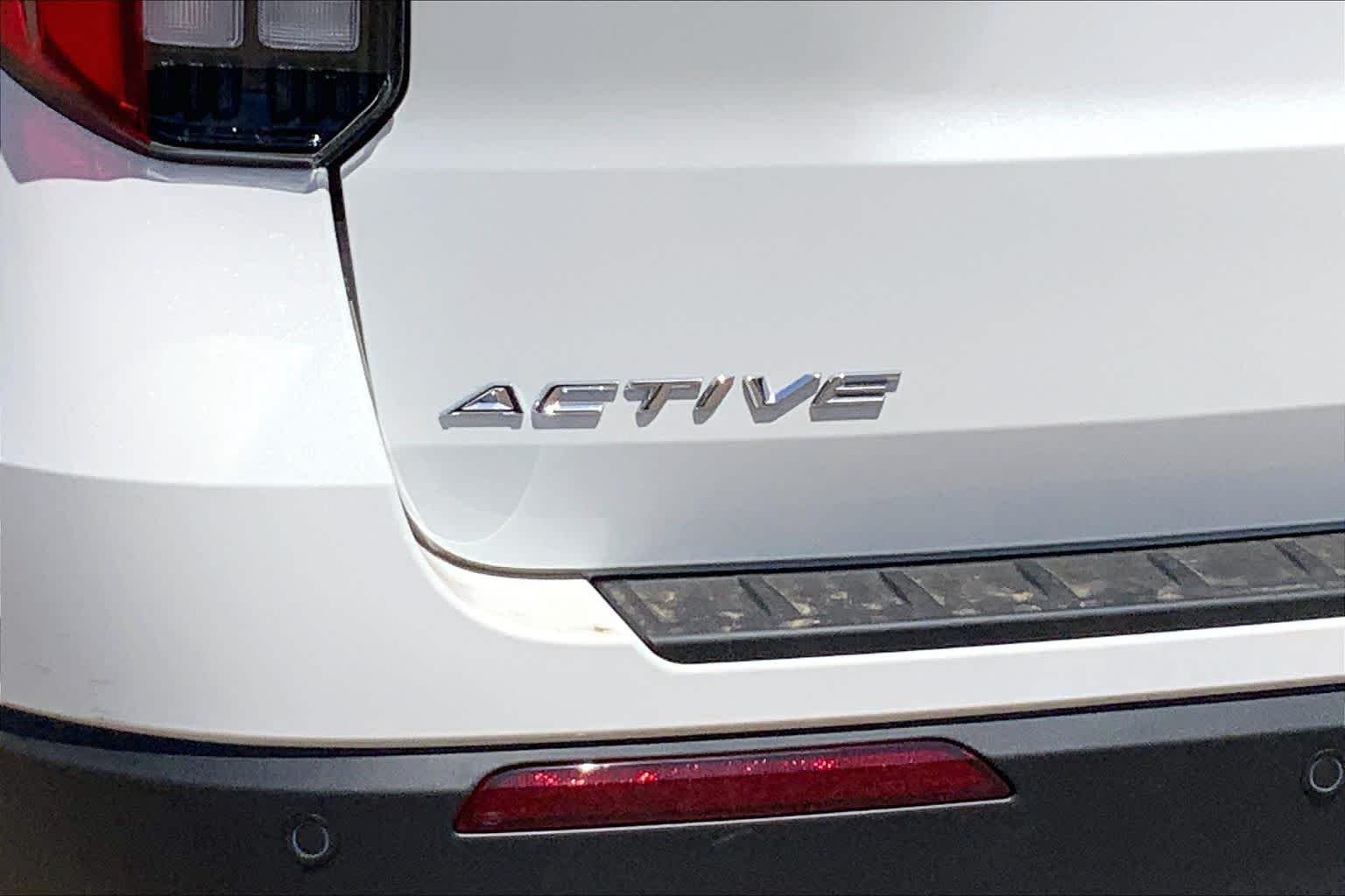 New 2026 Star White Metallic Tri-Coat Ford Active image 15