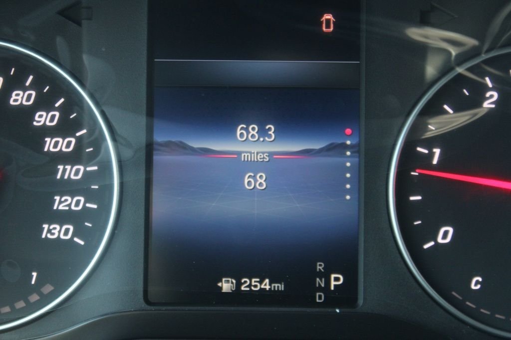 New 2026 Arctic+White Mercedes-Benz Crew 144 WB image 24