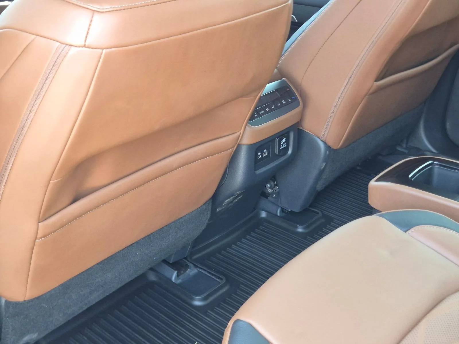 Certified Used 2024 Pearl White Nissan Platinum image 30