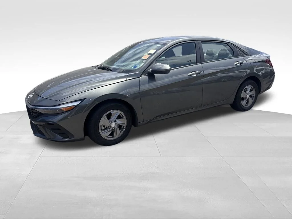 Used 2025 Gray Hyundai SE image 15