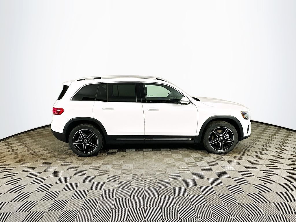 New 2026 Polar White Mercedes-Benz GLB 250 image 8