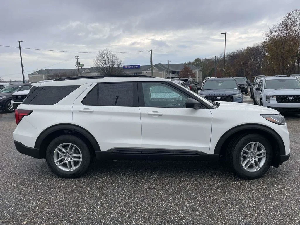 New 2026 Star White Metallic Tri-Coat Ford Active image 2