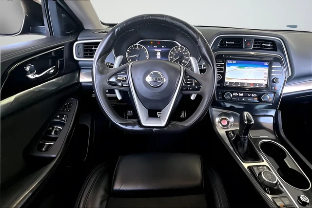 Used 2016 Black Nissan SR image 8