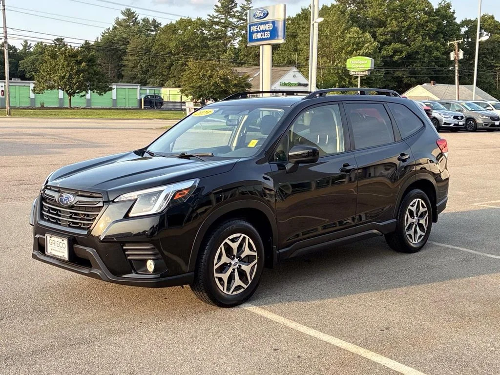 Used 2023 Crystal Black Silica Subaru Premium image 3