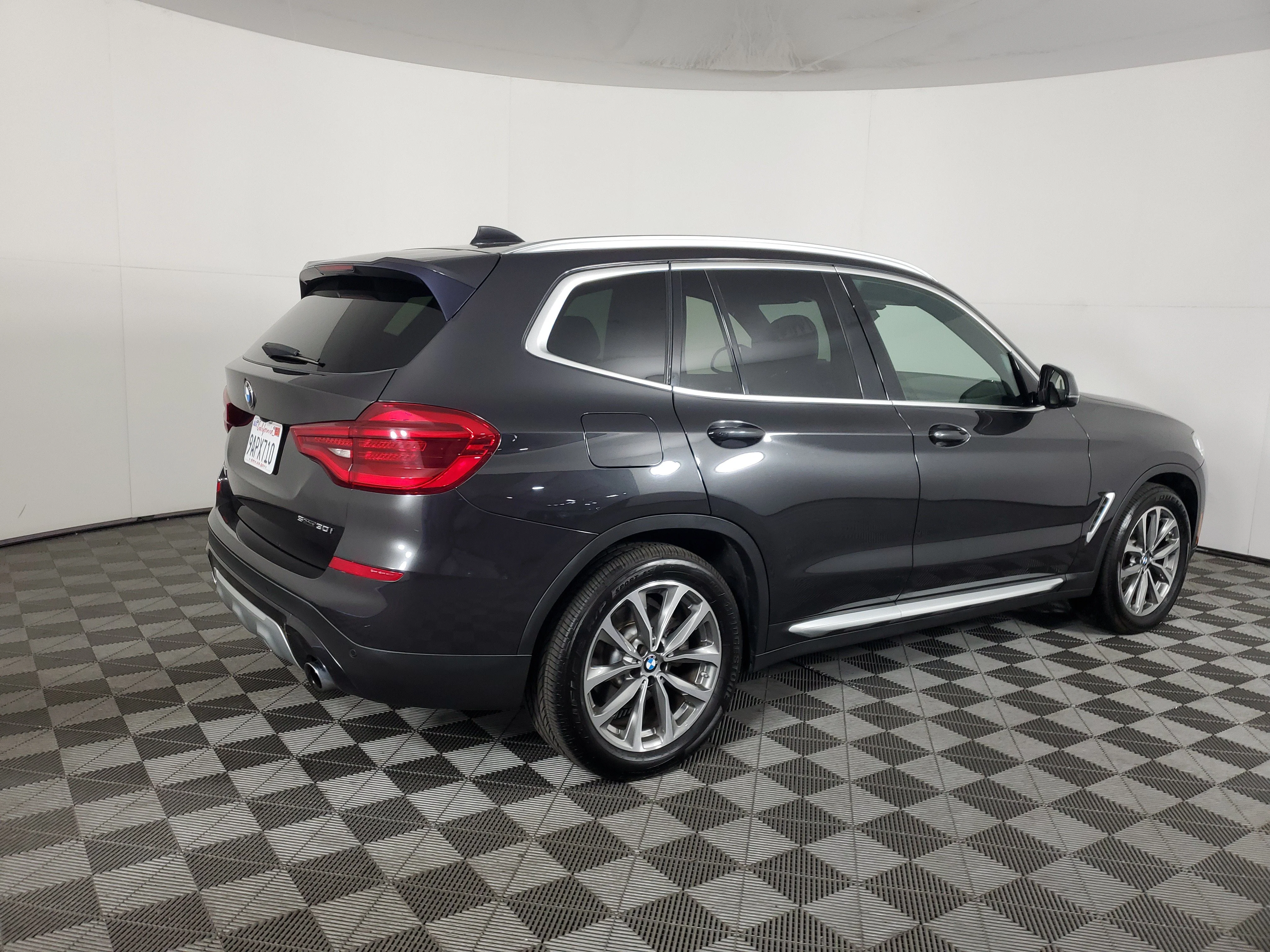 Used 2019 Dark Graphite Metallic BMW sDrive30i image 4