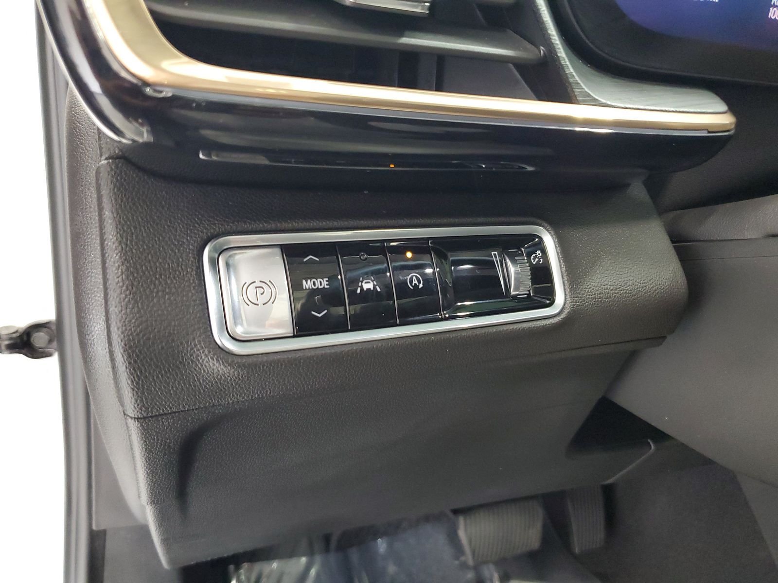 Used 2024 White Buick Avenir image 20