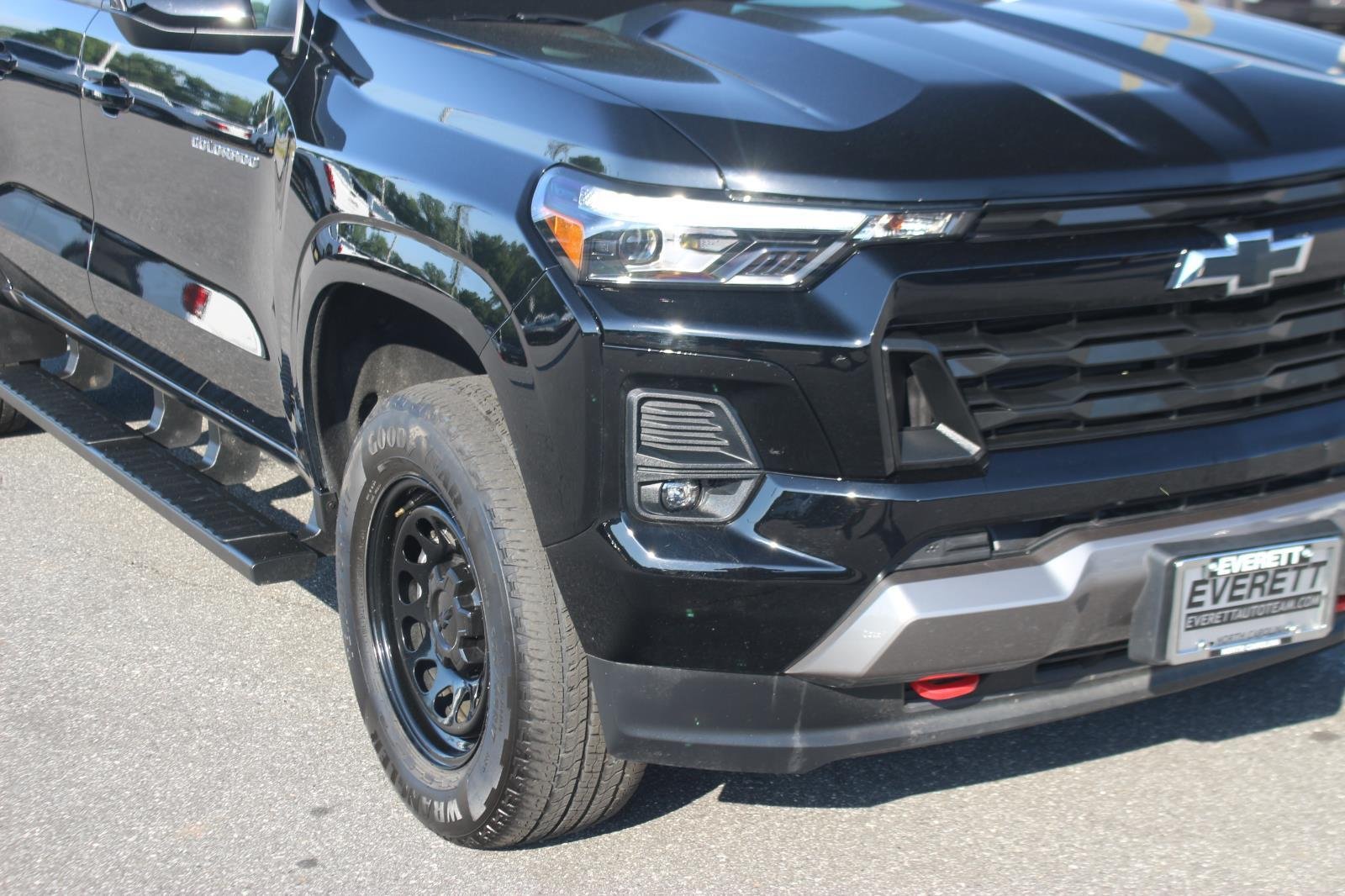 Used 2024 Black Chevrolet Z71 image 9