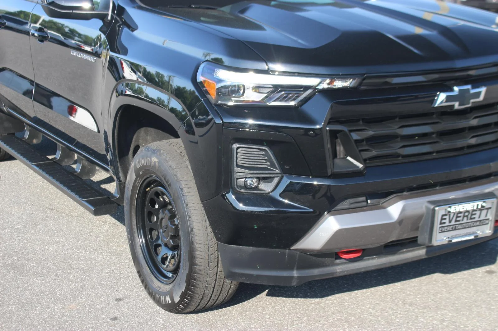 Used 2024 Black Chevrolet Z71 image 9