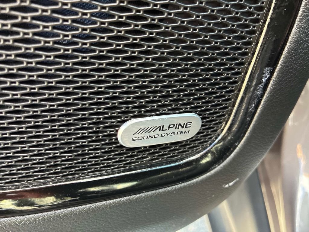 Used 2024 Gray Jeep Limited image 21