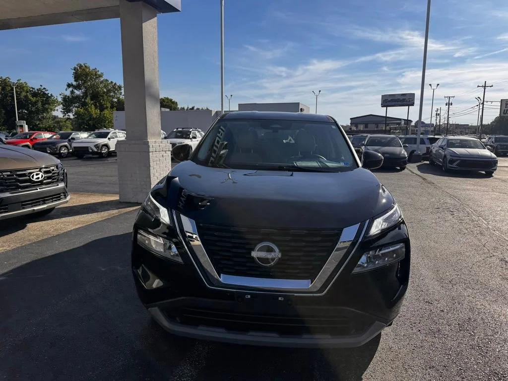 Used 2023 Black Nissan SV image 3