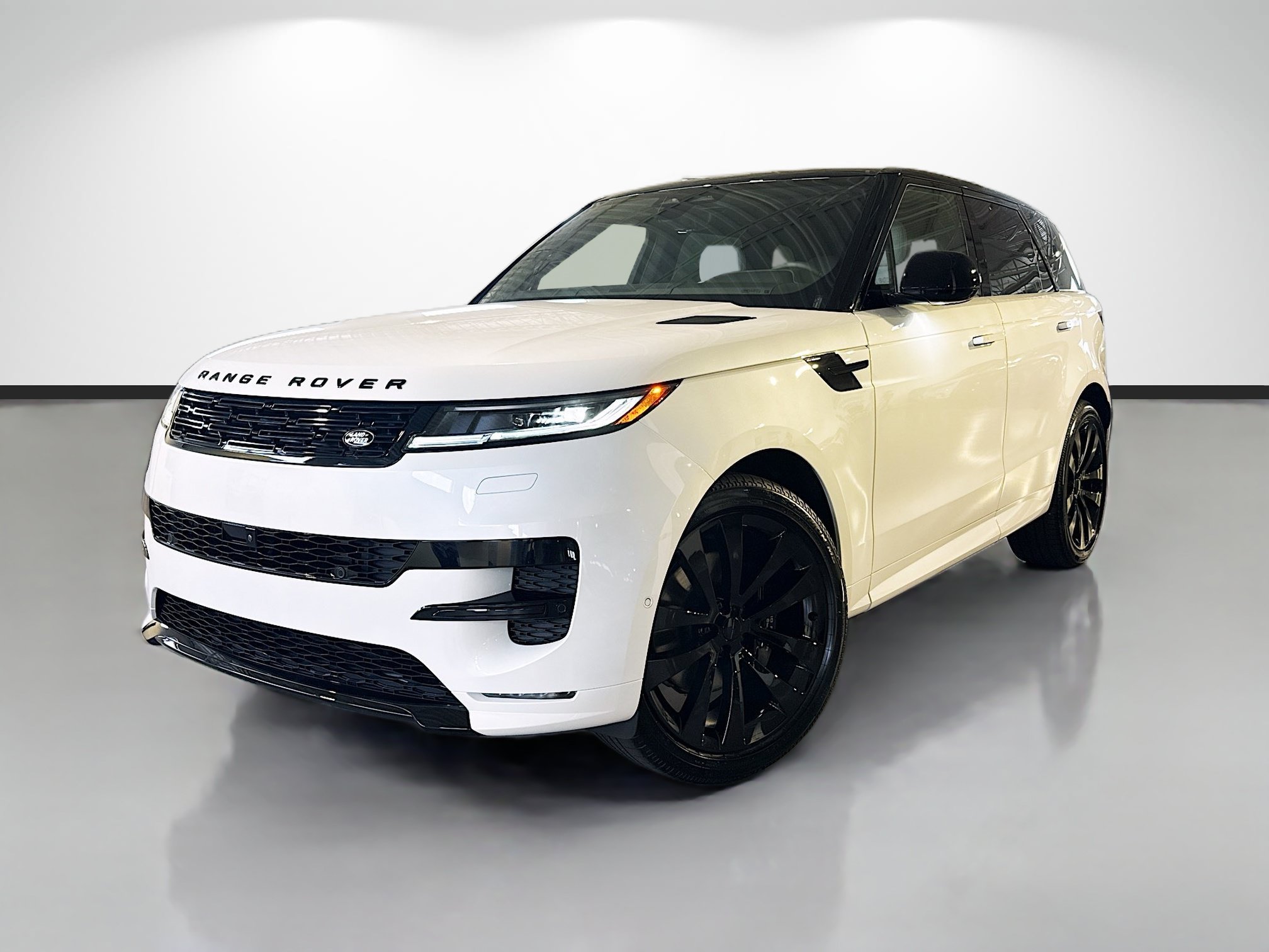 New 2026 Ostuni Pearl White LAND ROVER Dynamic SE image 1