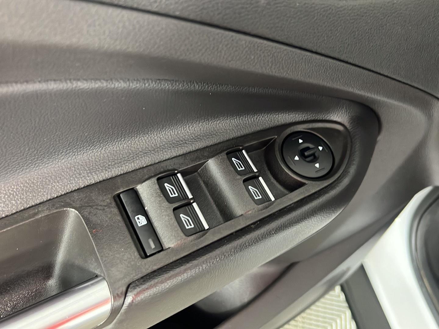 Used 2019 Oxford White Ford SEL image 11