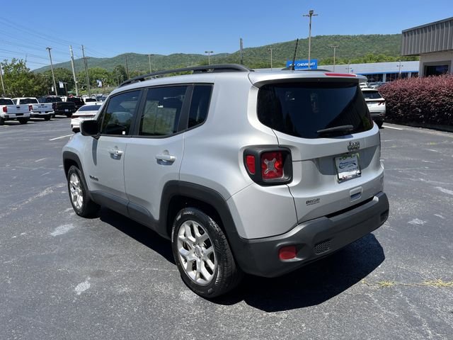 Used 2018 Glacier Metallic Jeep Latitude image 5