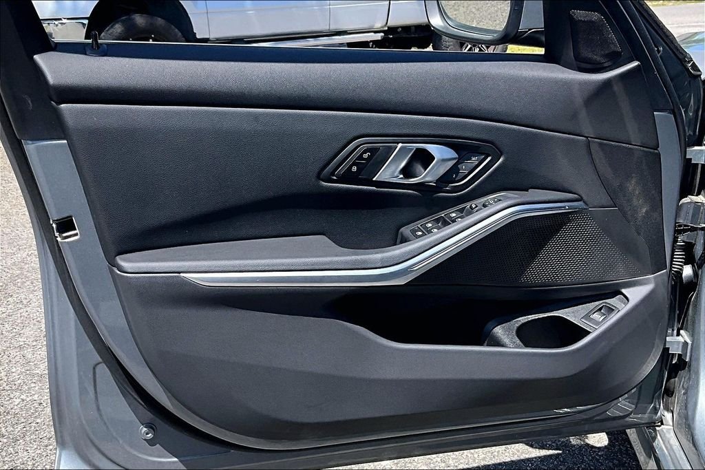 2026 BMW 3 Series 330i - Photo 15