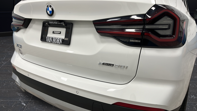 Used 2022 Alpine White BMW xDrive30i image 38