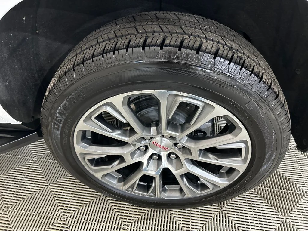Used 2025 White GMC Denali image 10