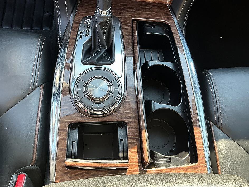 Used 2019 Super Black Nissan SL image 21