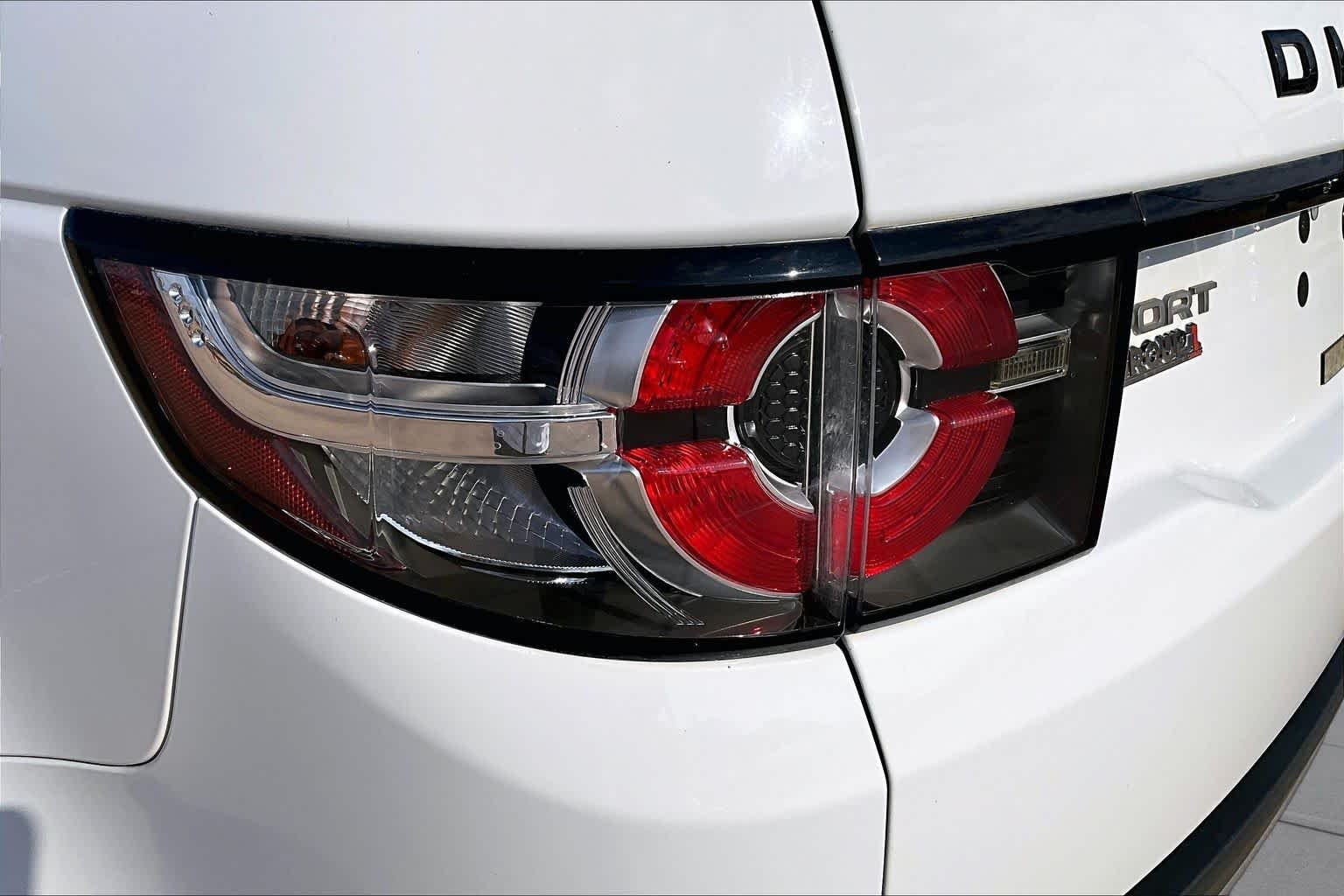 Used 2018 Fuji White Land Rover SE image 26