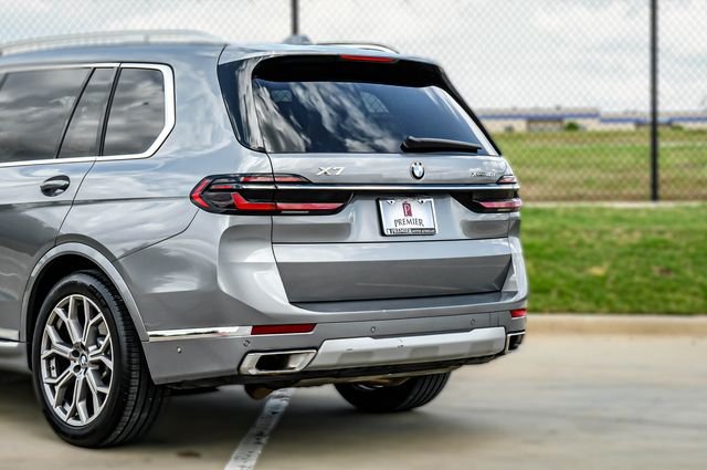 Used 2024 Gray BMW xDrive40i image 17