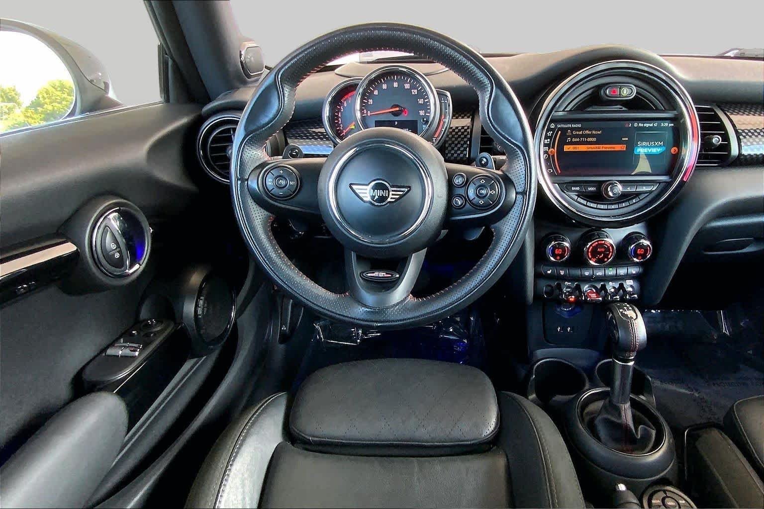 Used 2019 Pepper White MINI Cooper S image 6