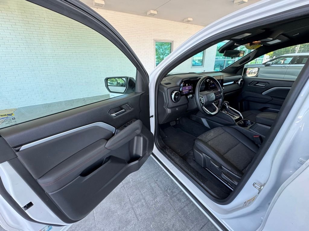 Used 2023 White Chevrolet Z71 image 11