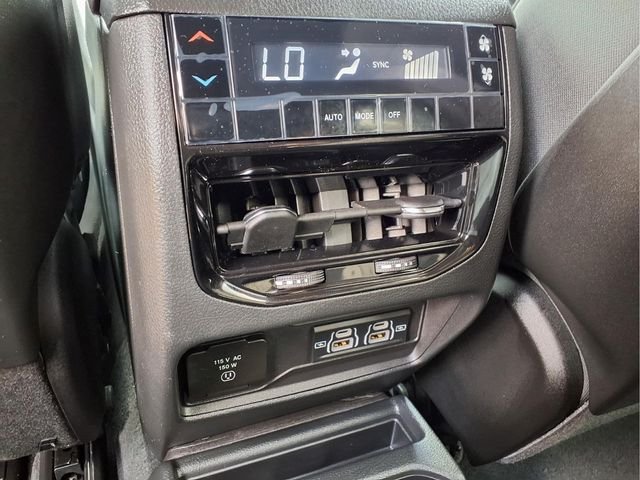 New 2026 Baltic Gray Metallic Clear-Coat Exterior Paint Jeep Laredo X image 27