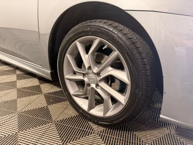 Used 2013 Nissan Sentra SR with VIN 3N1AB7AP7DL560774 for sale in White Bear Lake, Minnesota
