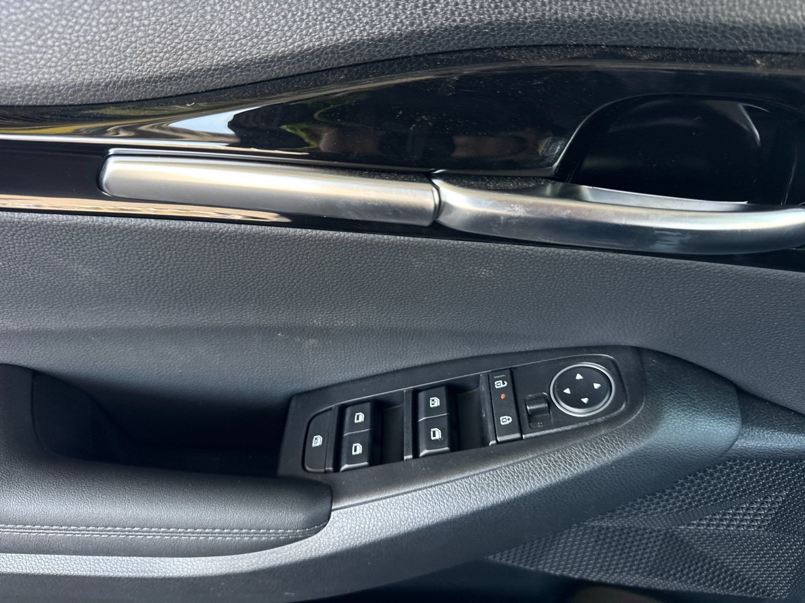 New 2026 Pluton Blue / Black Roof Kia S image 10