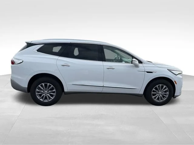Used 2023 (Includes Satin Nickel lower exterior accent color.) Buick Essence image 7