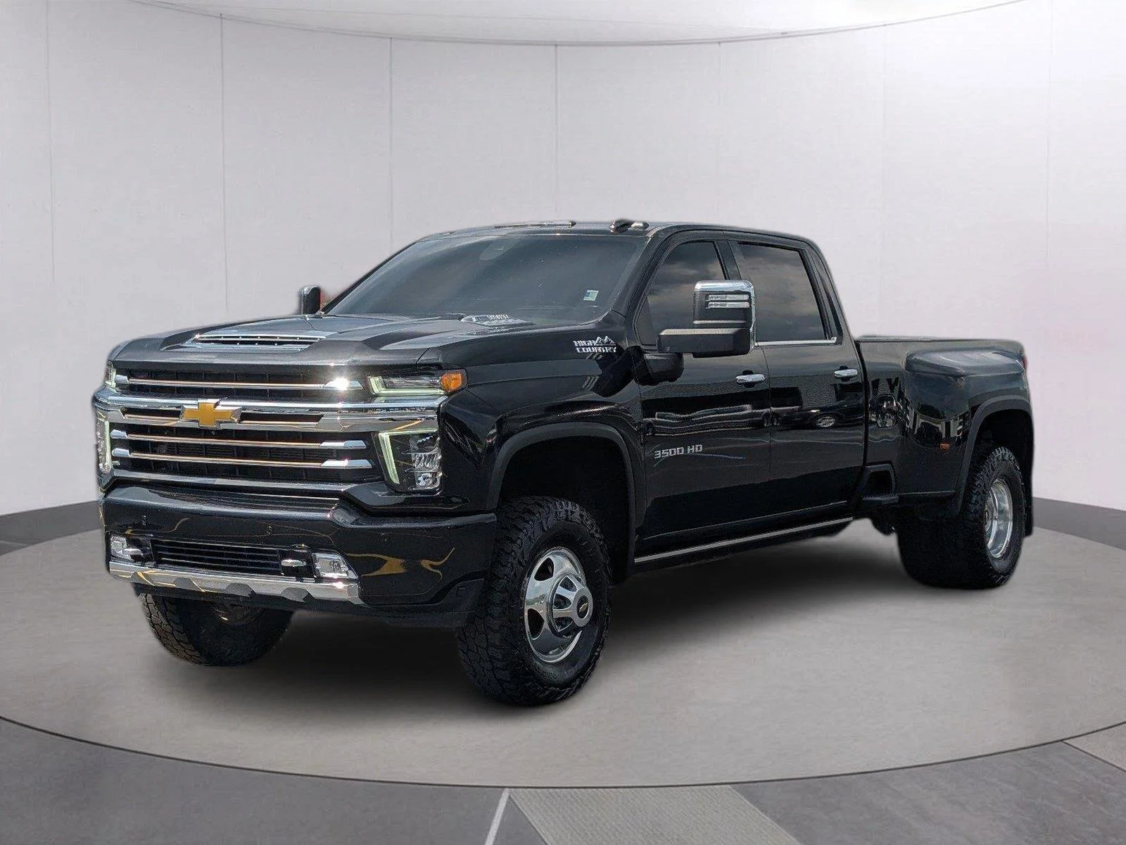 Used 2022 Mosaic Black Metallic Chevrolet High Country image 1