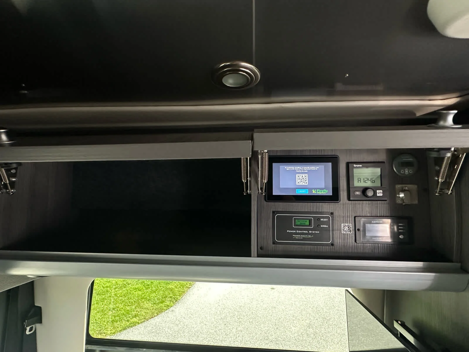 Used 2022 Obsidian Black Metallic Mercedes-Benz  image 39