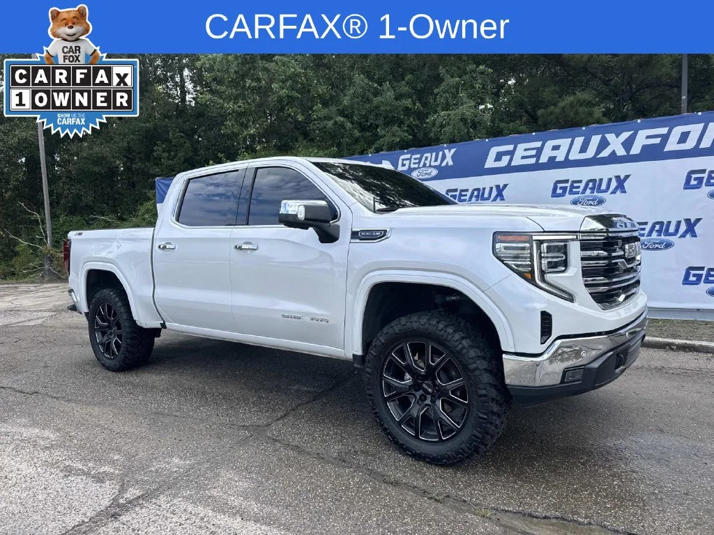 Used 2025 White GMC SLT image 2