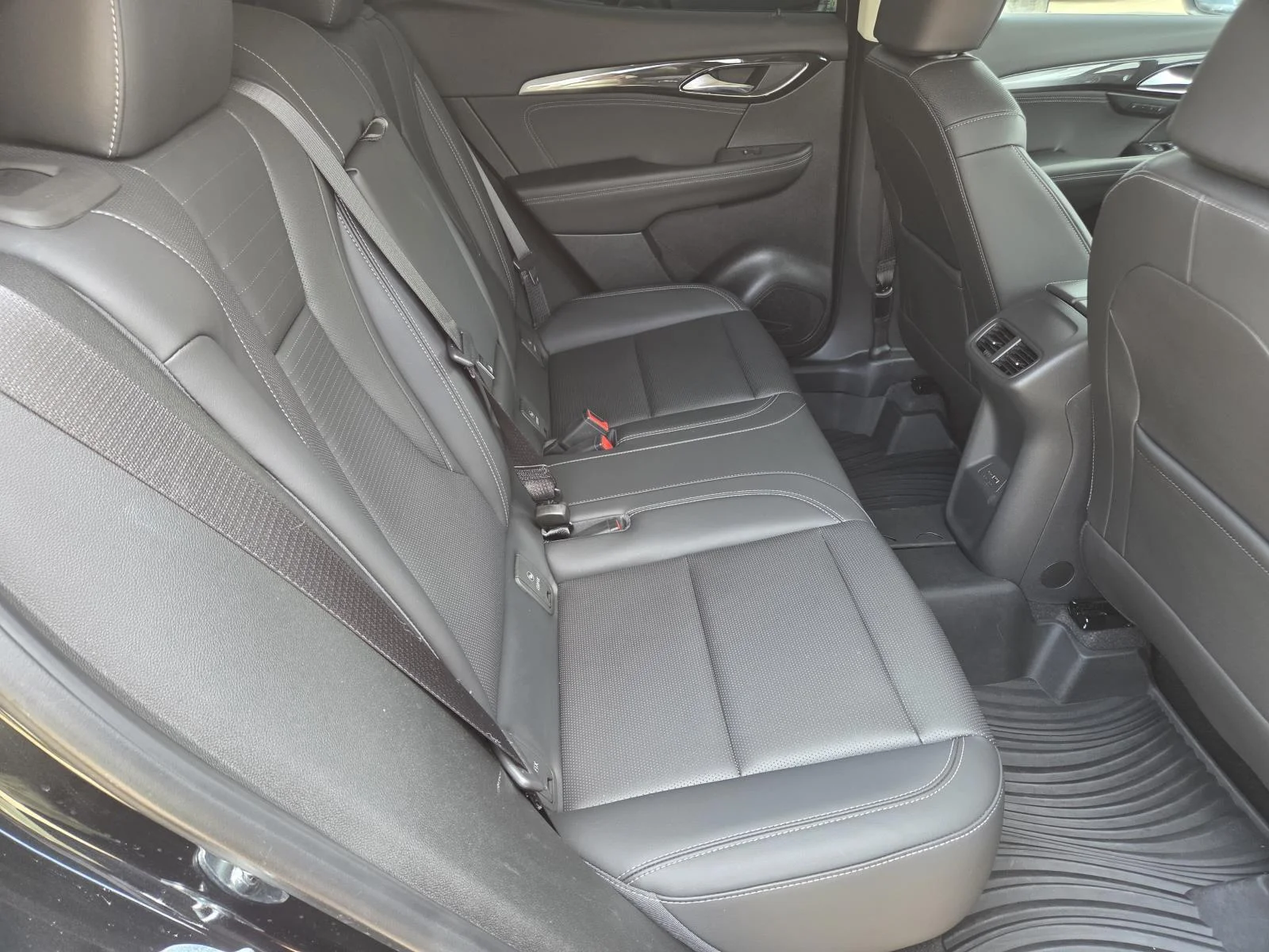 Used 2025 Ebony Twilight Metallic Buick Preferred image 36